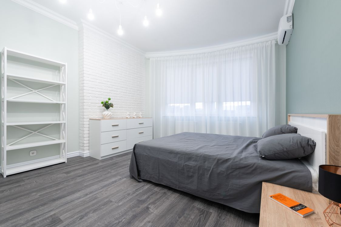 White painted bedroom set